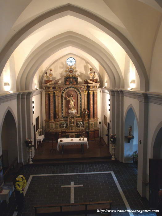 INTERIOR DEL TEMPLO HACIA LA CABECERA